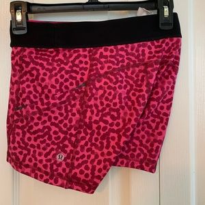 Lululemon shorts with pockets size 4